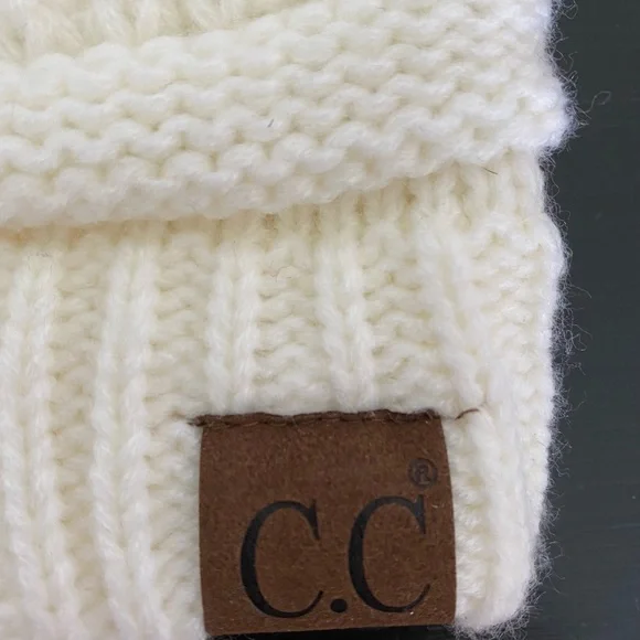 Womens C.C cream colored toboggan - Picture 3 of 7